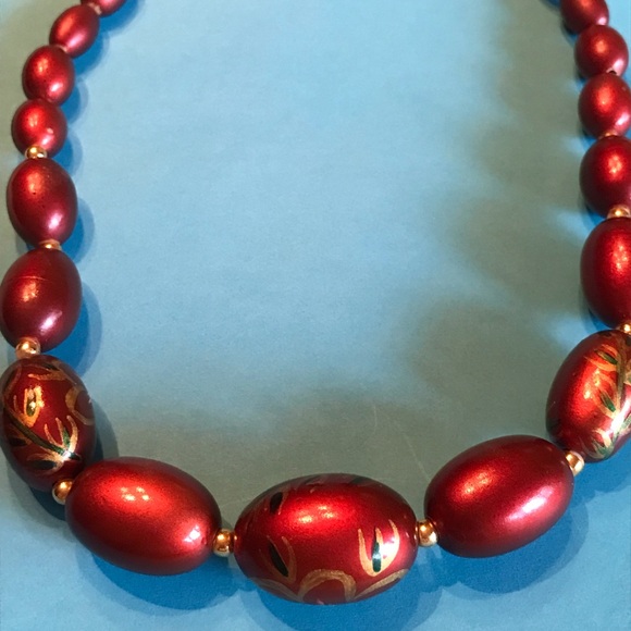 HAND PAINTED COPPERY RED LIGHTWEIGHT NECKLACE - Picture 4 of 15